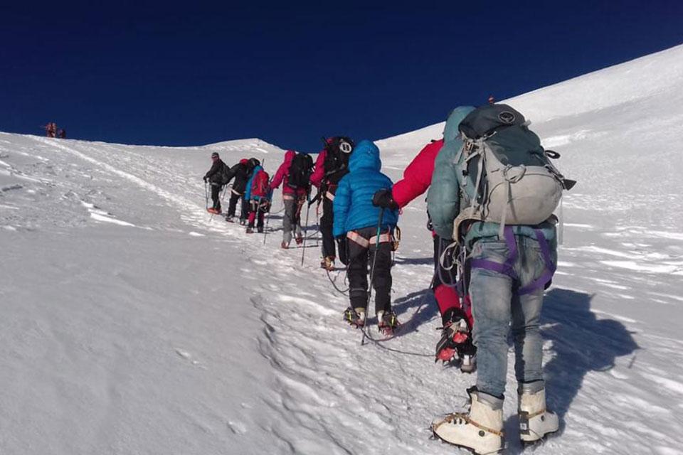 Deluxe Mera Peak Expedition