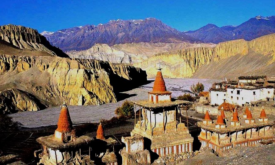 What Are the Facilities Can Traveler Expects on this Deluxe Mustang Trekking?
