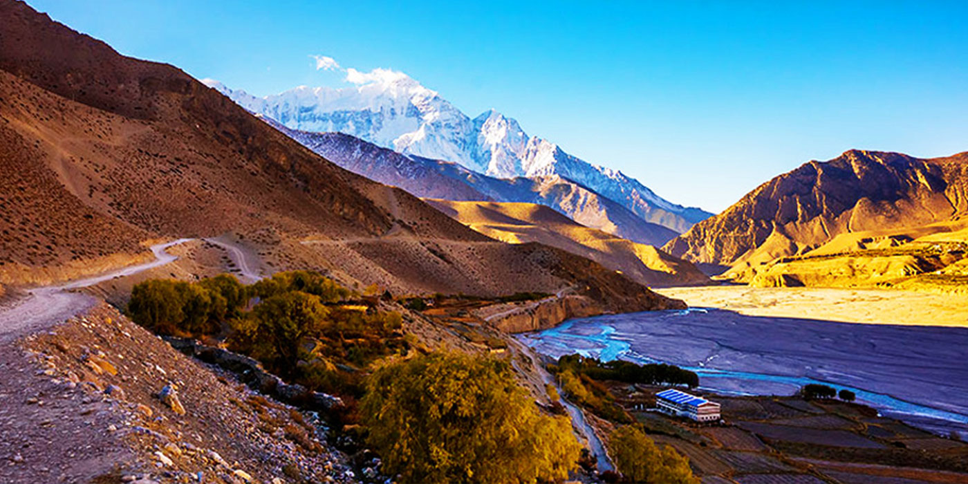 Why Deluxe Upper Mustang Trekking is Famous for?